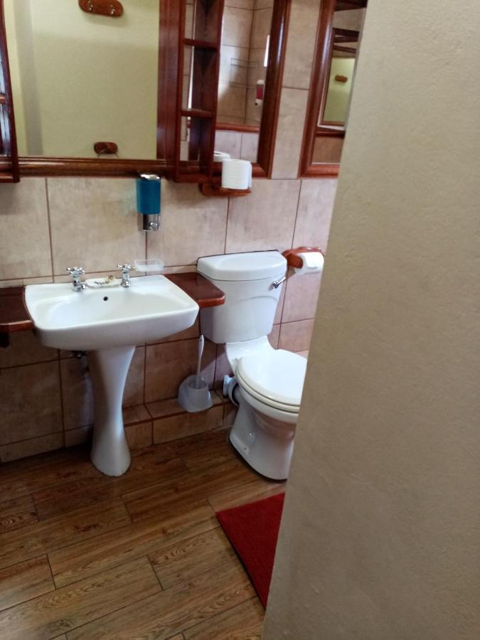 יוהנסבורג Tudor Lodge Guest House מראה חיצוני תמונה