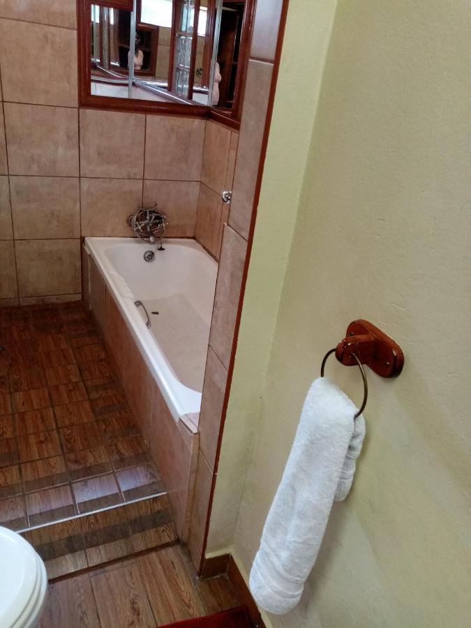 יוהנסבורג Tudor Lodge Guest House מראה חיצוני תמונה