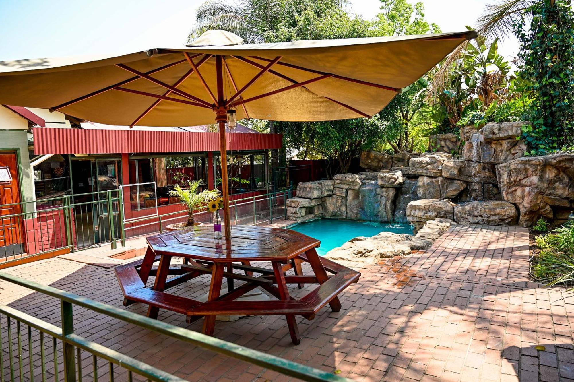 יוהנסבורג Tudor Lodge Guest House מראה חיצוני תמונה