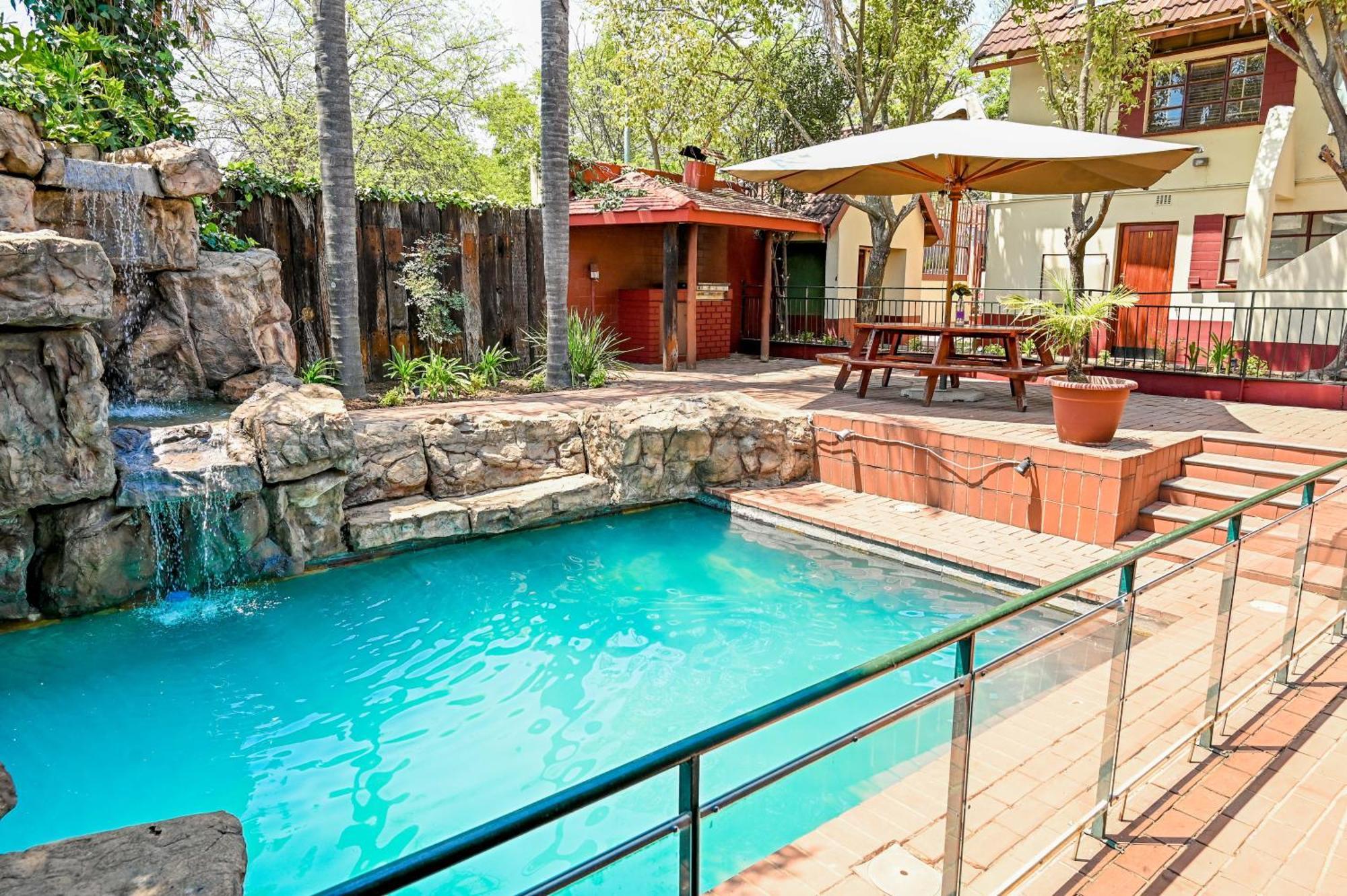 יוהנסבורג Tudor Lodge Guest House מראה חיצוני תמונה