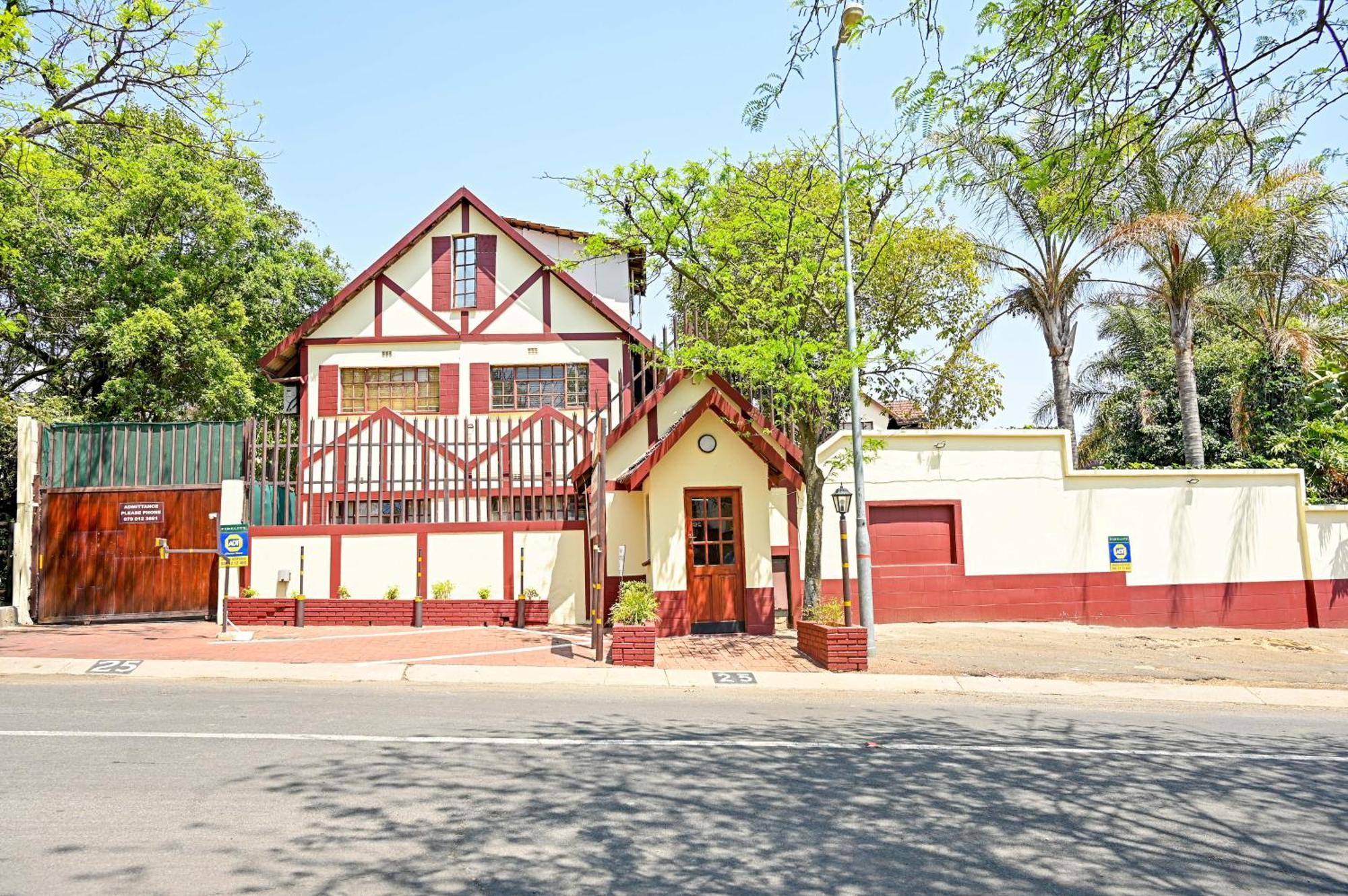 יוהנסבורג Tudor Lodge Guest House מראה חיצוני תמונה