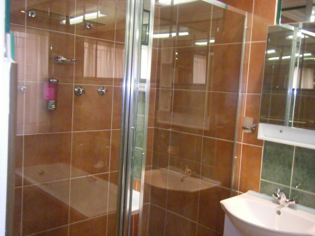 יוהנסבורג Tudor Lodge Guest House מראה חיצוני תמונה